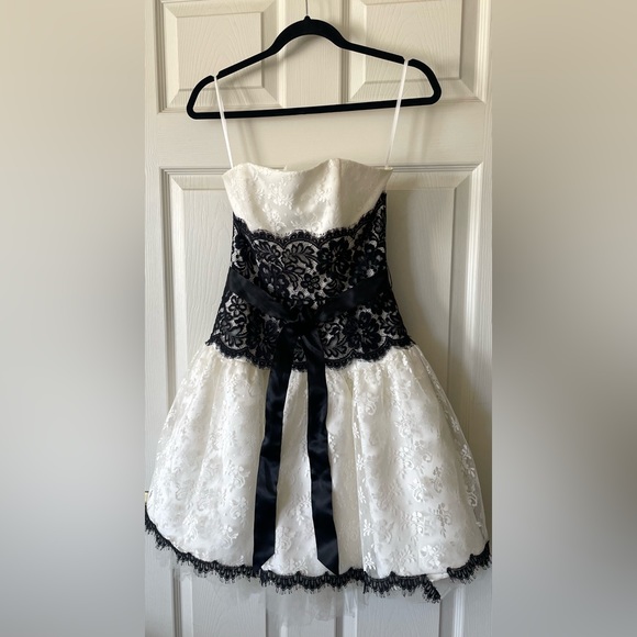 🖤NWT Jessica McClintock Lace Dress🖤 - Picture 3 of 10